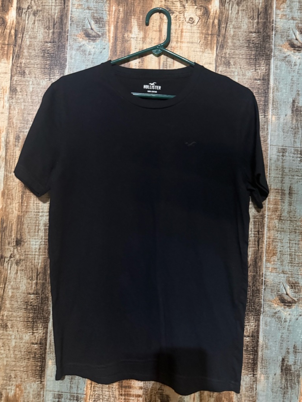Hollister Men’s Black Short Sleeve Crew Tee